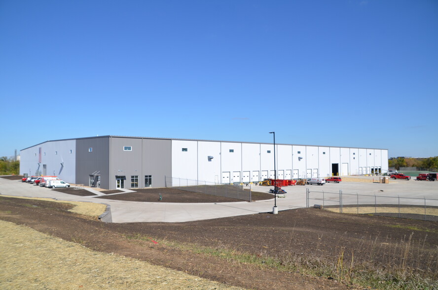 Cold Storage Warehouse (157,000 sq ft) — Cedar Rapids, IA