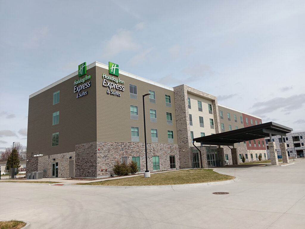 Holiday Inn Express (93 Units) — Marion, IA