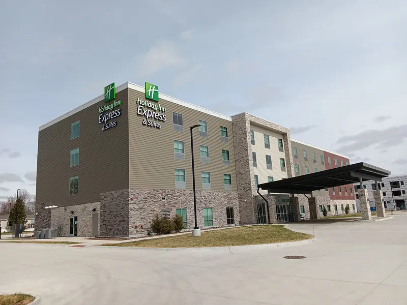 Holiday Inn Express — Cedar Rapids, IA